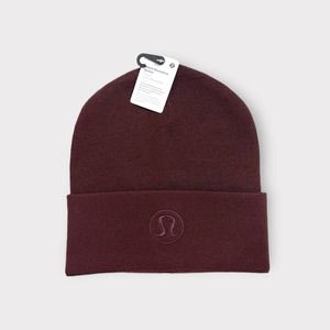 Lululemon Warm Revolution Cuffed Merino Wool Beanie Cassis, NWT